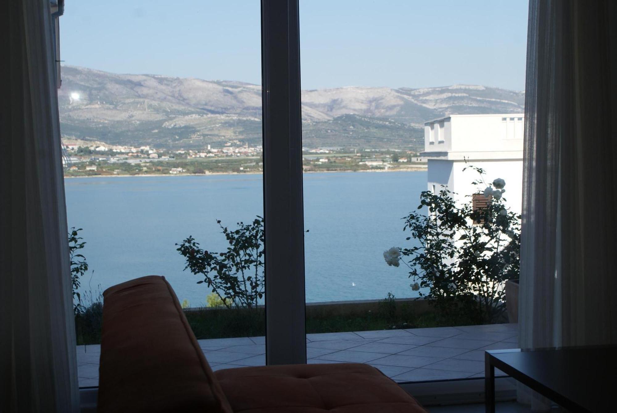 1 Im Erdgeschos Mit Terrasse Und Meerblick